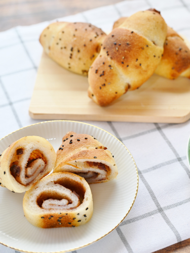 生米パン　生米あん巻き塩パン